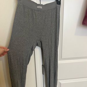 SKIMS gray leggings